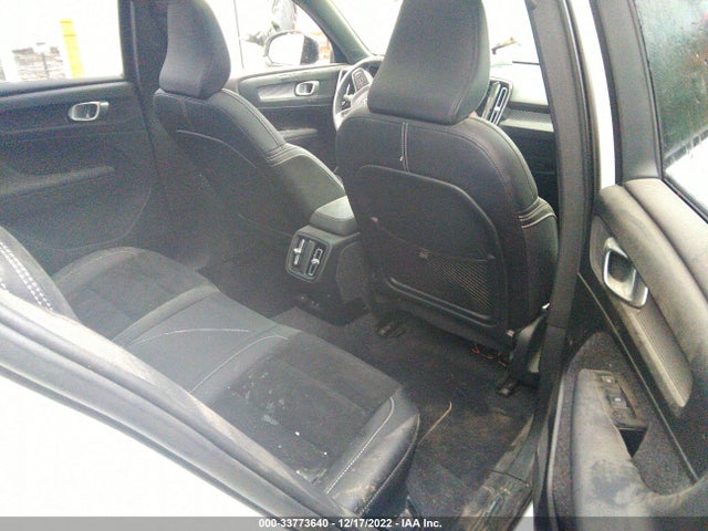 2022 Volvo XC40, VIN: YV4ED3UR8N2696071