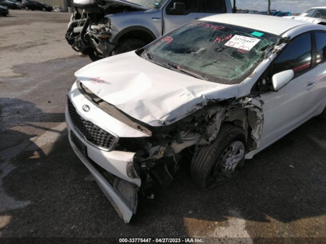 3KPFK4A72JE184924 KIA FORTE LX