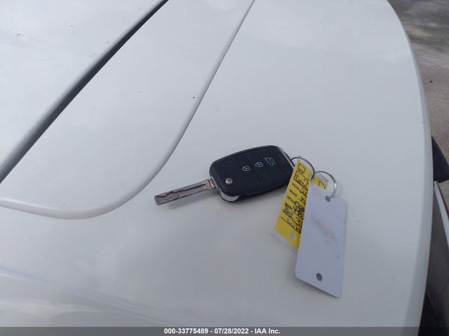 2018 KIA SPORTAGE LX VIN: KNDPMCAC6J7448166