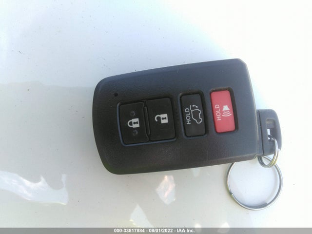 2016 Toyota RAV4, VIN: JTMDJREVXGD034179