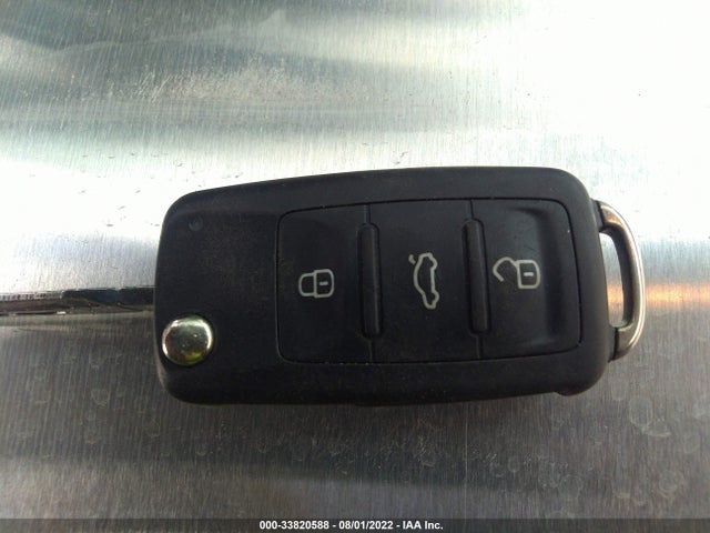1VWAA7A30JC037744 Volkswagen Passat 2.0t S/r-line