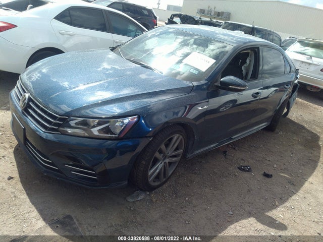 1VWAA7A30JC037744 Volkswagen Passat 2.0t S/r-line