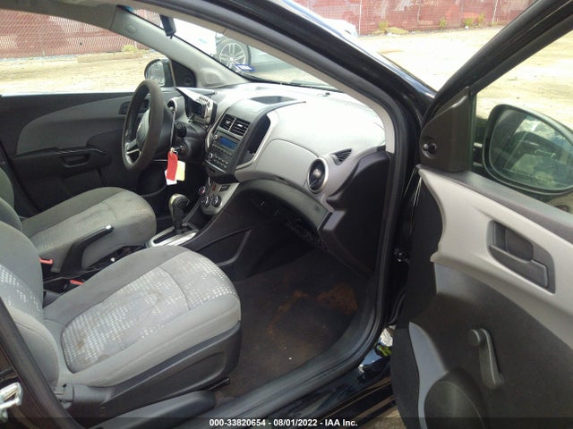 Chevrolet SONIC LS 2016 1G1JA5SH5G4111415 Image 5