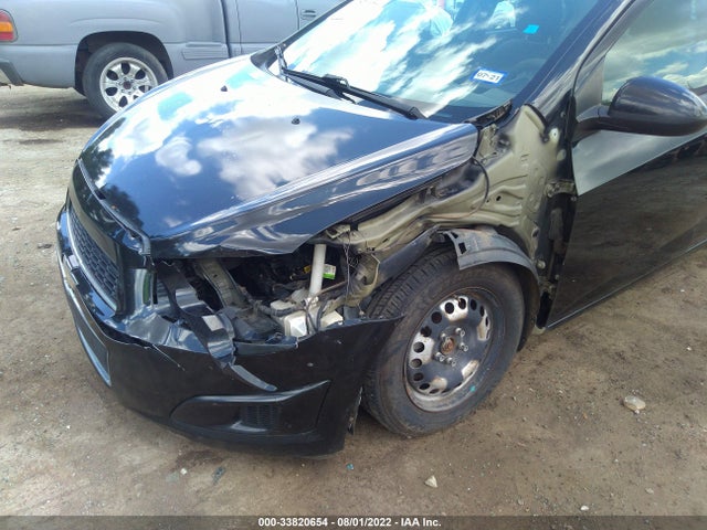 Chevrolet SONIC LS 2016 1G1JA5SH5G4111415 Image 6