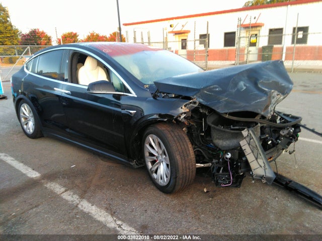 2020 Tesla Model X, VIN: 5YJXCDE46LF299461