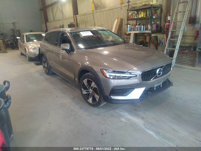 2020 Volvo V60, VIN: YV4102WK7L1037325
