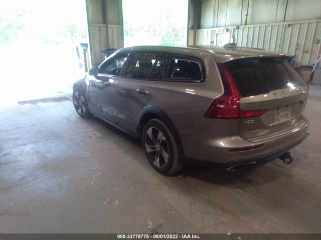 2020 Volvo V60, VIN: YV4102WK7L1037325