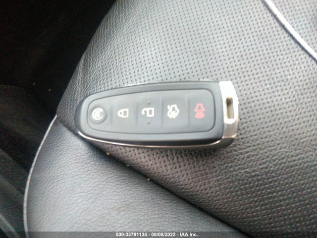 2018 Lincoln MKT, VIN: 2LMHJ5AT6JBL02107