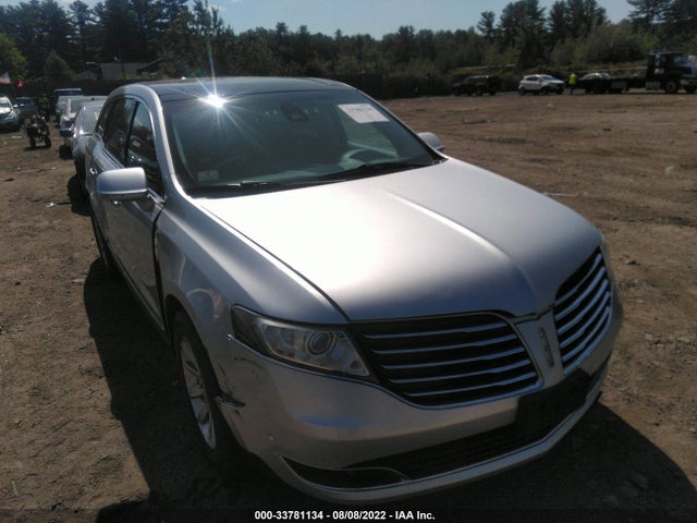 2018 Lincoln MKT, VIN: 2LMHJ5AT6JBL02107
