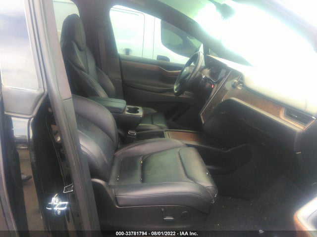 2018 Tesla Model X, VIN: 5YJXCBE23JF142518