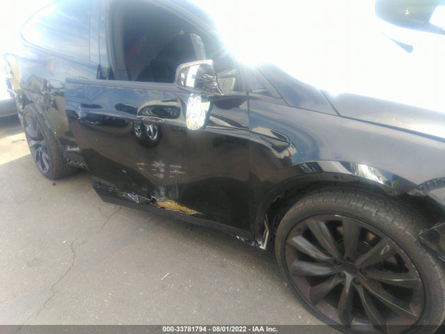 2018 Tesla Model X, VIN: 5YJXCBE23JF142518