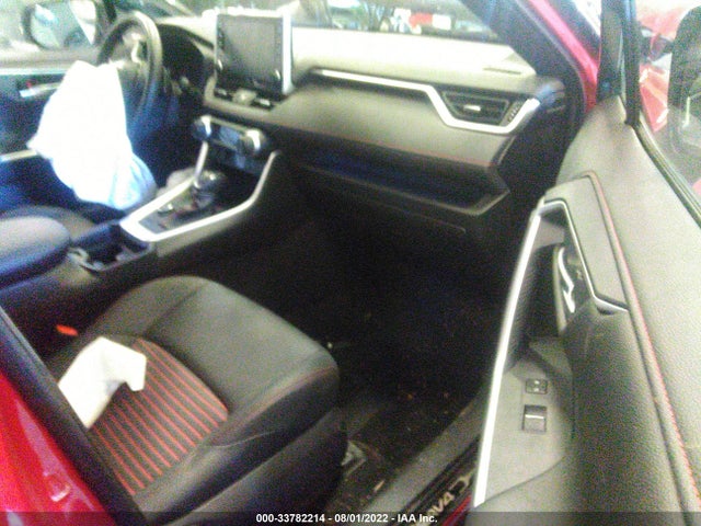 2021 Toyota RAV4, VIN: JTMEB3FV1MD055592