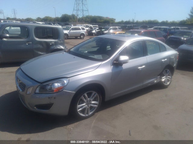 Volvo S60 T5 2013 YV1612FS8D2184765 Image 2