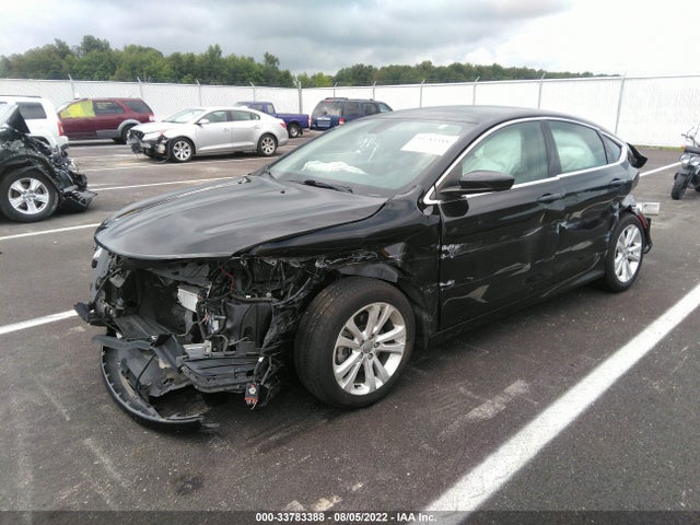 Chrysler 200 Limited Platinum 2017 1C3CCCAB7HN502092 Image 2