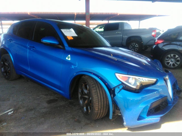 2018 Alfa Romeo Stelvio, VIN: ZASFAKEV2J7C02801