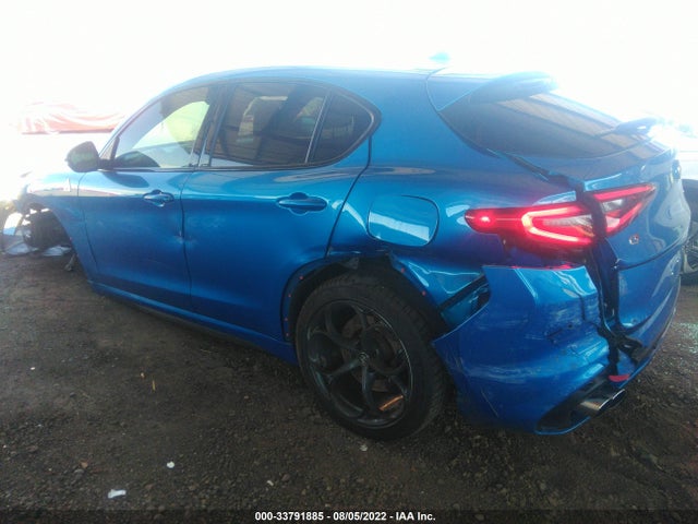 2018 Alfa Romeo Stelvio, VIN: ZASFAKEV2J7C02801