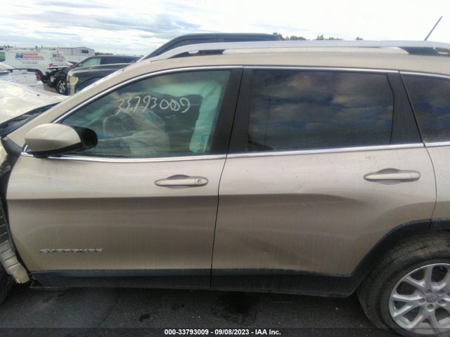 1C4PJLCB4EW299121 Jeep Cherokee Latitude