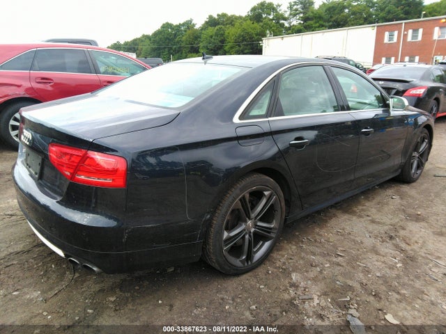 2014 Audi A8, VIN: WAUD2AFD9EN005748