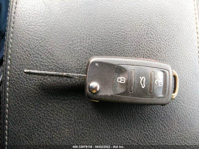 1VWBH7A37DC033159 Volkswagen Passat Se W/sunroof