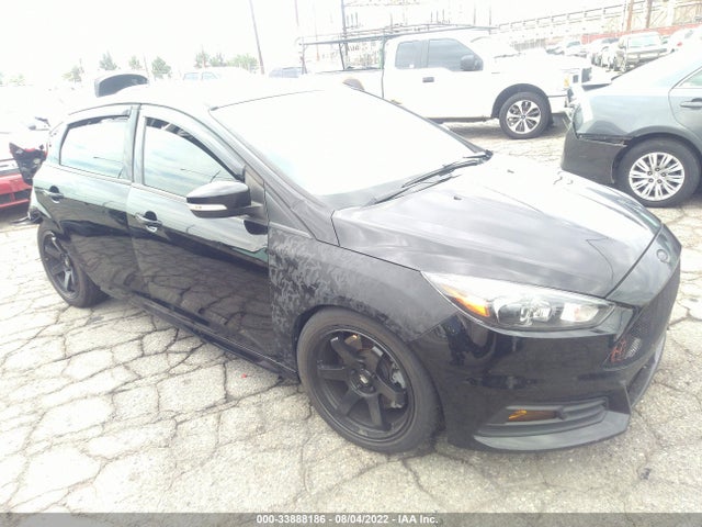 2018 Ford Focus, VIN: 1FADP3L95JL256374