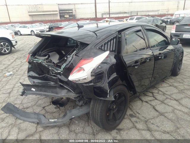 2018 Ford Focus, VIN: 1FADP3L95JL256374