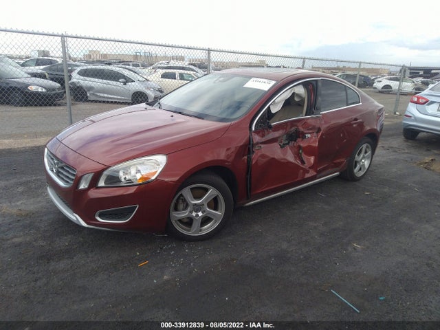 Volvo S60 T5 2012 YV1622FSXC2038055 Image 2