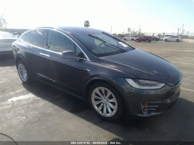 2018 Tesla Model X, VIN: 5YJXCAE20JF140042