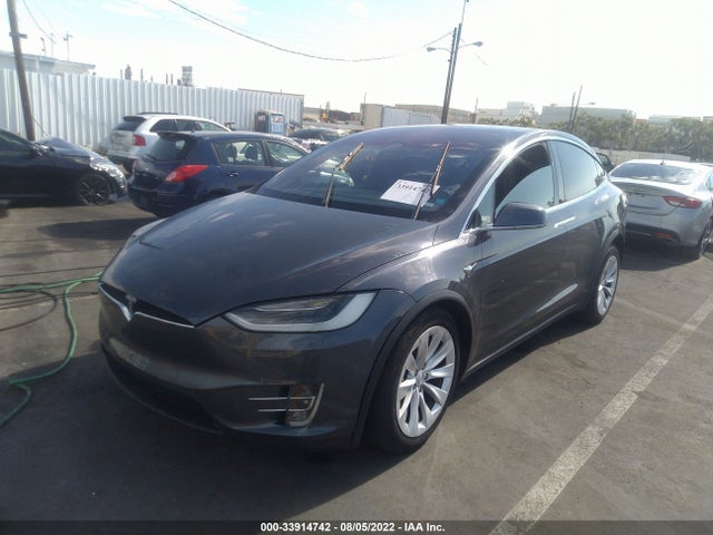 2018 Tesla Model X, VIN: 5YJXCAE20JF140042
