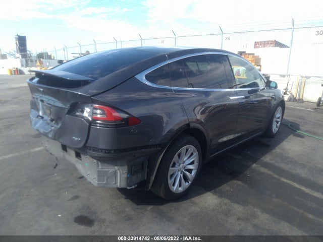 2018 Tesla Model X, VIN: 5YJXCAE20JF140042