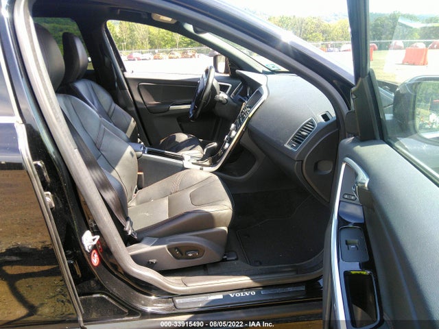 2016 Volvo XC60, VIN: YV4902RK7G2795857