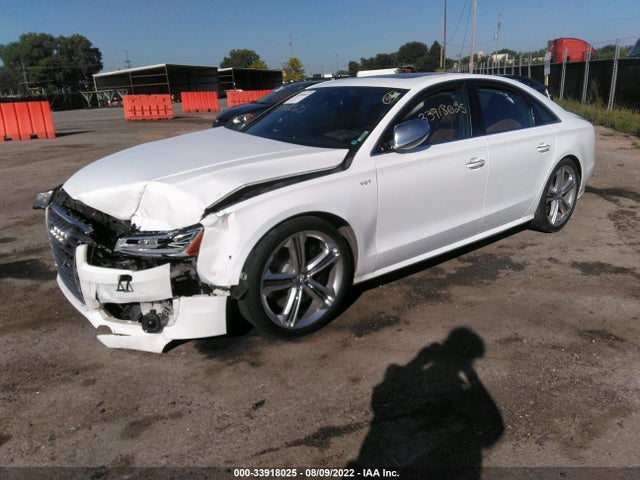 2015 Audi S8, VIN: WAUK2AFD1FN031530