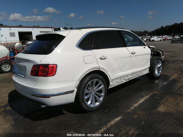 2017 Bentley Bentayga, VIN: SJAAC2ZV7HC015743