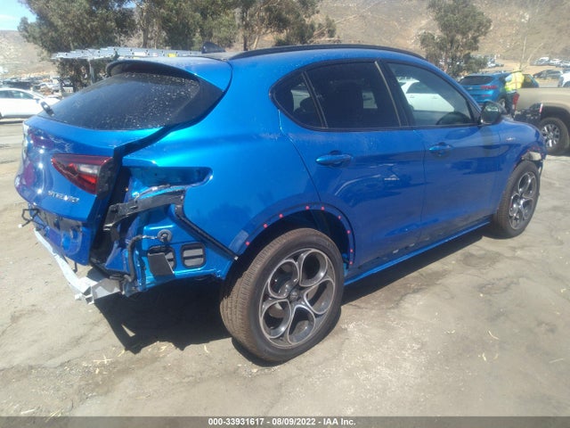 2022 Alfa Romeo Stelvio, VIN: ZASPAKBNXN7D31805