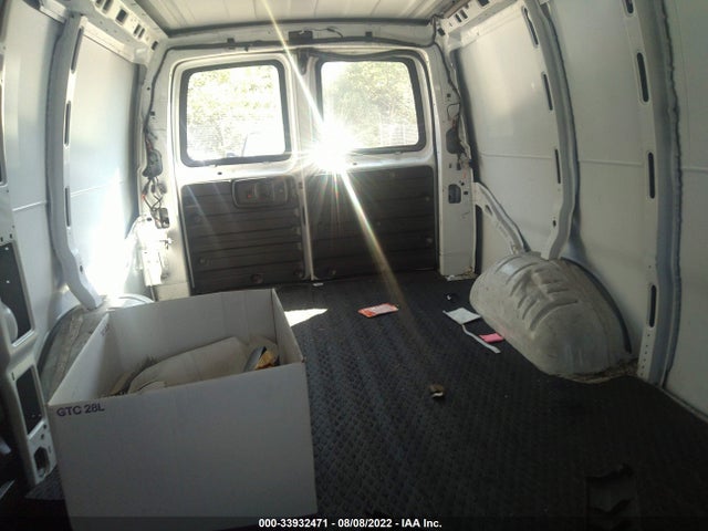 2018 Chevrolet Express, VIN: 1GCWGAFP8J1335809