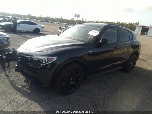 2022 Alfa Romeo Stelvio, VIN: ZASPAKBN8N7D37215