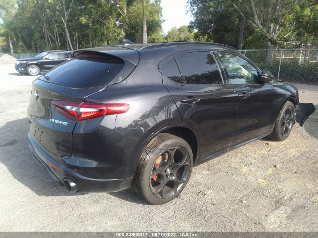 2022 Alfa Romeo Stelvio, VIN: ZASPAKBN8N7D37215
