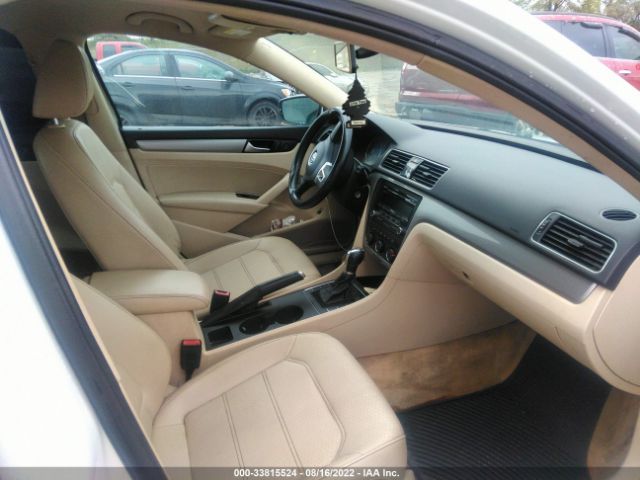 1VWAT7A39EC109329 Volkswagen Passat 1.8t Wolfsburg Edition