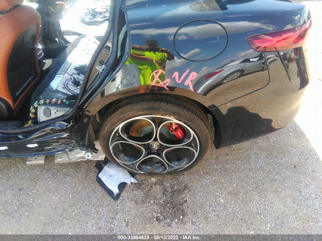 2022 Alfa Romeo Giulia, VIN: ZARFAMBN3N7656608