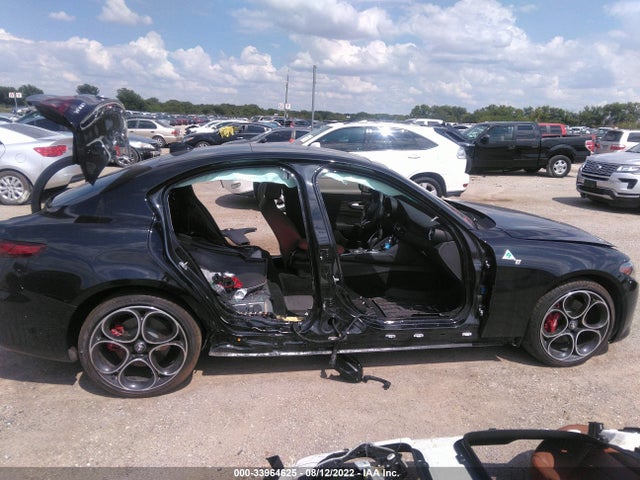 2022 Alfa Romeo Giulia, VIN: ZARFAMBN3N7656608