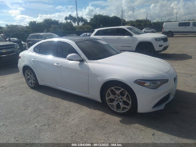 2021 Alfa Romeo Giulia, VIN: ZARFAMBN8M7649698