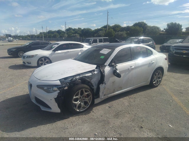 2021 Alfa Romeo Giulia, VIN: ZARFAMBN8M7649698
