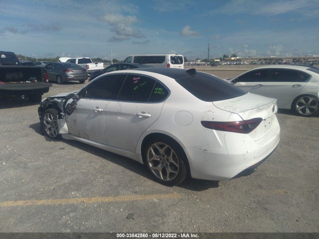 2021 Alfa Romeo Giulia, VIN: ZARFAMBN8M7649698