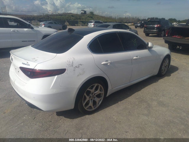 2021 Alfa Romeo Giulia, VIN: ZARFAMBN8M7649698