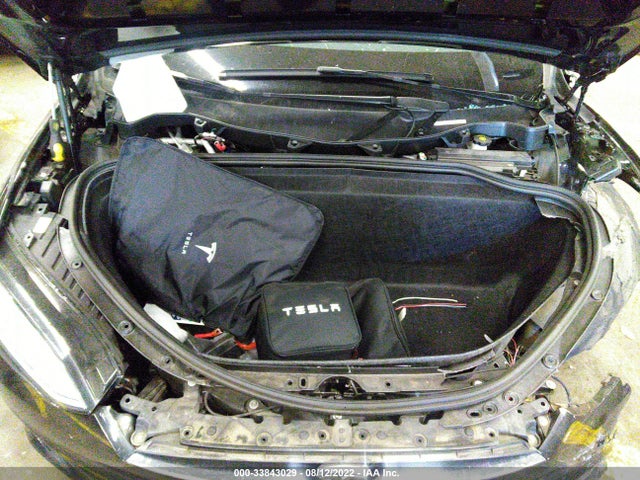 2018 Tesla Model X, VIN: 5YJXCBE29JF115405