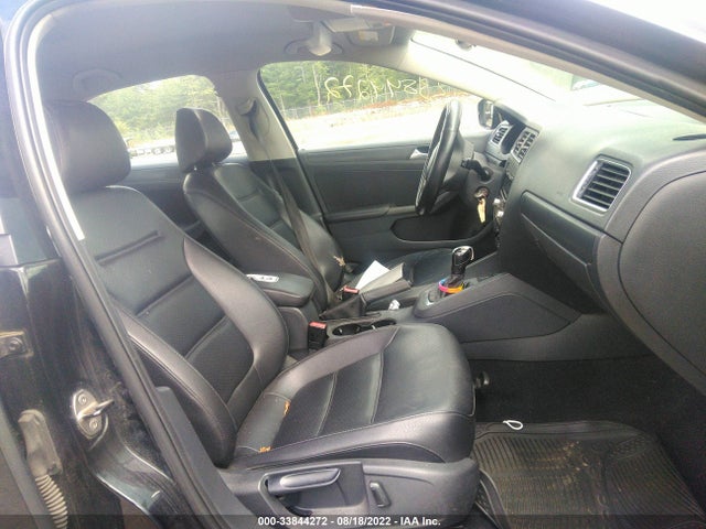 3VWD17AJ0EM268319 Volkswagen Jetta Sedan Se
