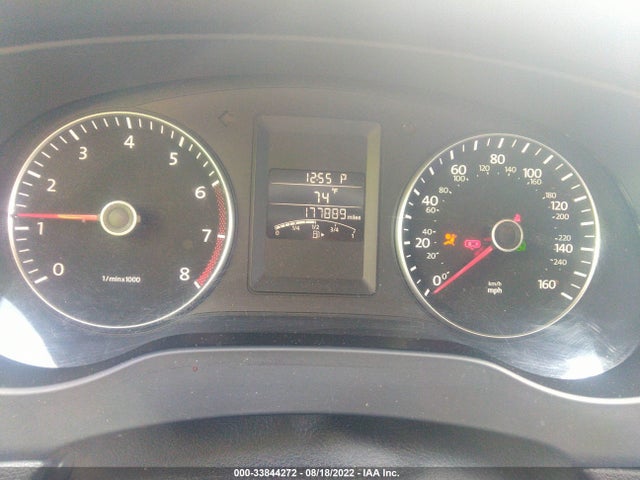 3VWD17AJ0EM268319 Volkswagen Jetta Sedan Se