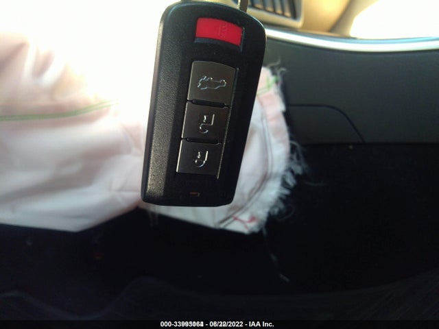 2018 Mitsubishi Outlander, VIN: JA4AD3A35JZ012056