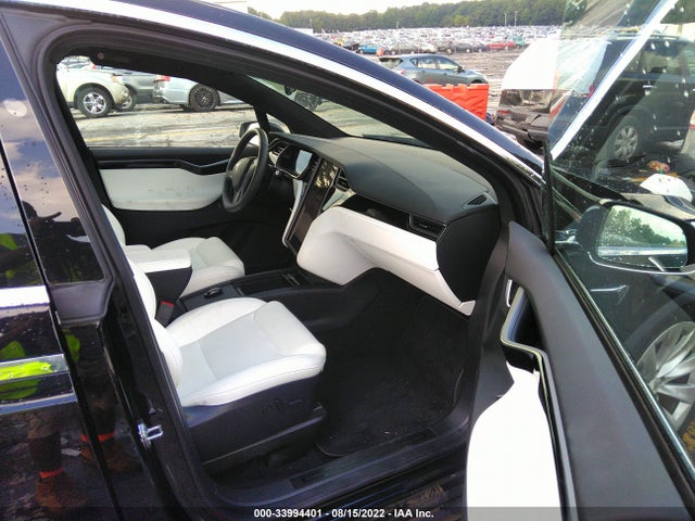 2021 Tesla Model X, VIN: 5YJXCBE21MF321774