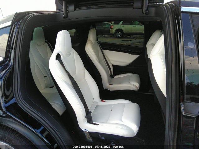 2021 Tesla Model X, VIN: 5YJXCBE21MF321774