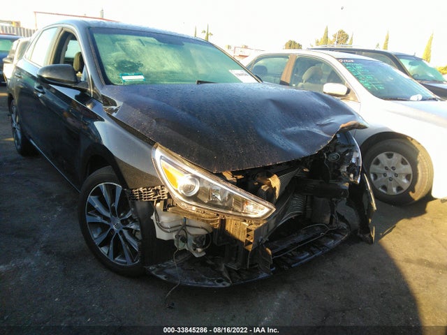 Hyundai ELANTRA GT 2018 KMHH35LE0JU011911 головне зображення